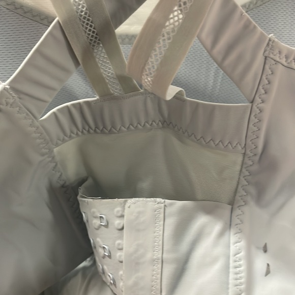 Athleta sports bra 1X - Picture 3 of 7